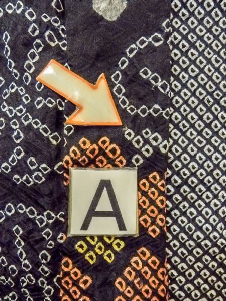 画像14: N0305E  女性用 羽織  シルク(正絹)   黒, 花 【中古】 【USED】 【リサイクル】 ★★★☆☆ (14)