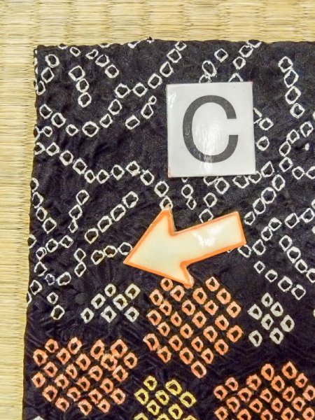 画像16: N0305E  女性用 羽織  シルク(正絹)   黒, 花 【中古】 【USED】 【リサイクル】 ★★★☆☆ (16)