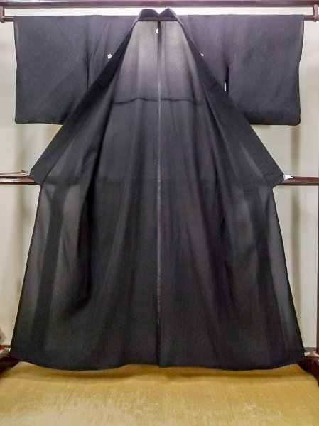 画像2: N0312V  女性用 喪服  シルク（正絹）   黒,  【中古】 【USED】 【リサイクル】 ★★☆☆☆ (2)