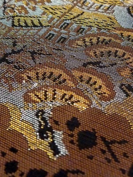 画像8: N0321F  女性用 道行  シルク(正絹)   黒, 松/松葉 【中古】 【USED】 【リサイクル】 ★★☆☆☆ (8)