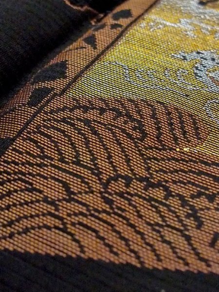 画像10: N0321F  女性用 道行  シルク(正絹)   黒, 松/松葉 【中古】 【USED】 【リサイクル】 ★★☆☆☆ (10)