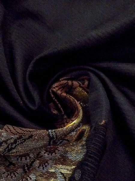 画像12: N0321F  女性用 道行  シルク(正絹)   黒, 松/松葉 【中古】 【USED】 【リサイクル】 ★★☆☆☆ (12)