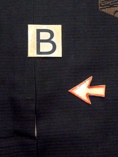 画像15: N0321F  女性用 道行  シルク(正絹)   黒, 松/松葉 【中古】 【USED】 【リサイクル】 ★★☆☆☆ (15)