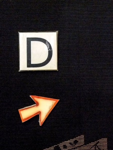 画像17: N0321F  女性用 道行  シルク(正絹)   黒, 松/松葉 【中古】 【USED】 【リサイクル】 ★★☆☆☆ (17)