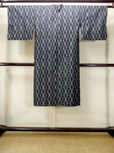 画像2: N0321N  女性用 道行  シルク(正絹)   灰色, 幾何学模様 【中古】 【USED】 【リサイクル】 ★★☆☆☆ (2)