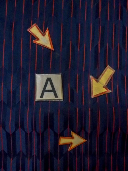 画像12: N0321P  女性用 道行 矢絣柄 シルク（正絹）   藍,  【中古】 【USED】 【リサイクル】 ★★★☆☆ (12)