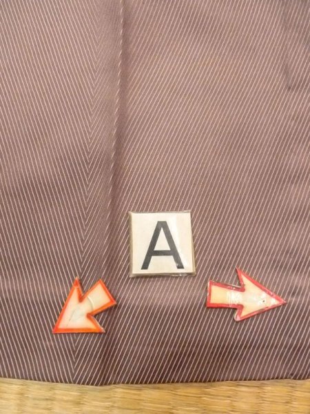 画像11: N0321S  女性用 道行  シルク（正絹）  光沢のある 茶色, 線 【中古】 【USED】 【リサイクル】 ★★★☆☆ (11)