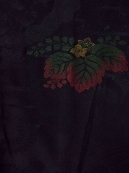 画像3: N0329E  女性用 道行  シルク(正絹)   黒, 菊 【中古】 【USED】 【リサイクル】 ★★☆☆☆ (3)