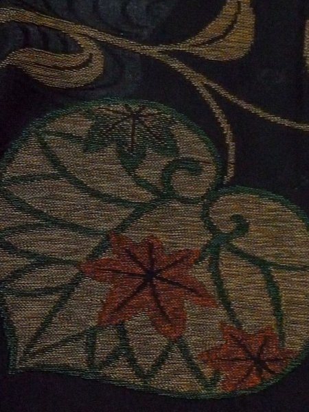 画像7: N0329E  女性用 道行  シルク(正絹)   黒, 菊 【中古】 【USED】 【リサイクル】 ★★☆☆☆ (7)