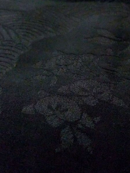 画像10: N0329E  女性用 道行  シルク(正絹)   黒, 菊 【中古】 【USED】 【リサイクル】 ★★☆☆☆ (10)