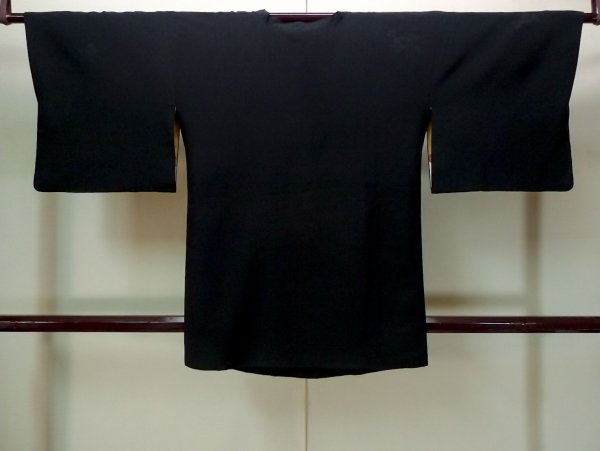 画像2: N0329G  女性用 道行  シルク(正絹)   黒,  【中古】 【USED】 【リサイクル】 ★★☆☆☆ (2)