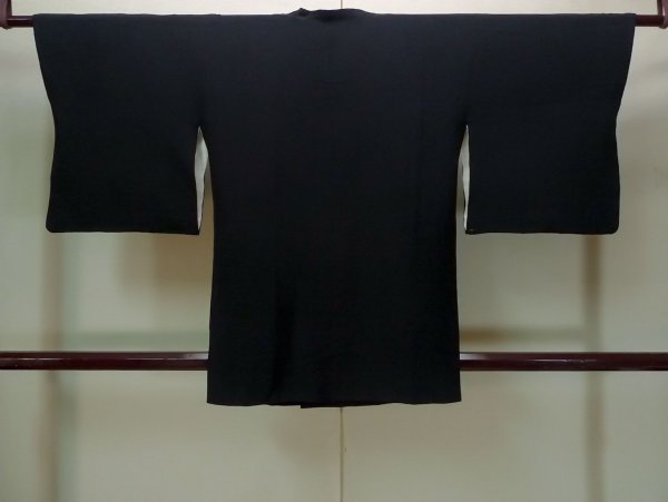 画像2: N0329K  女性用 道行  シルク(正絹)   黒,  【中古】 【USED】 【リサイクル】 ★★☆☆☆ (2)