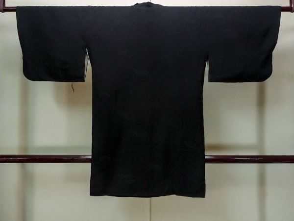 画像2: N0329L  女性用 道行  シルク(正絹)   黒,  【中古】 【USED】 【リサイクル】 ★☆☆☆☆ (2)