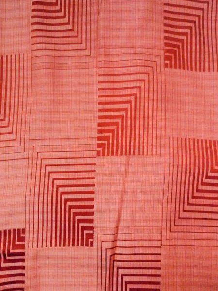 画像3: N0329W Mint  女性用 雨コート  シルク(正絹)   珊瑚色, 幾何学模様 【中古】 【USED】 【リサイクル】 ★★★★☆ (3)