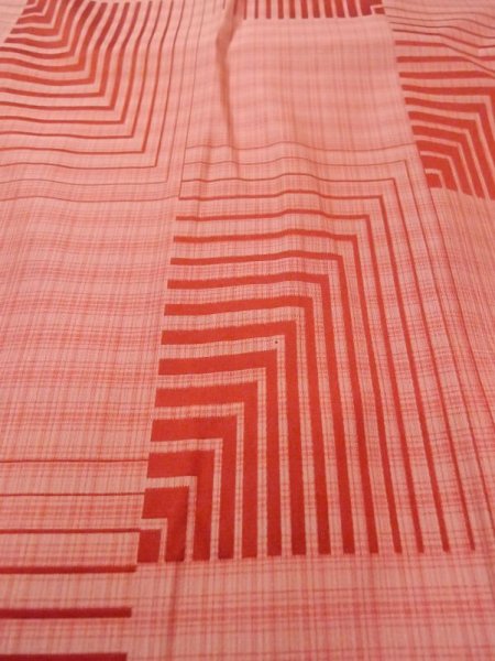 画像9: N0329W Mint  女性用 雨コート  シルク(正絹)   珊瑚色, 幾何学模様 【中古】 【USED】 【リサイクル】 ★★★★☆ (9)