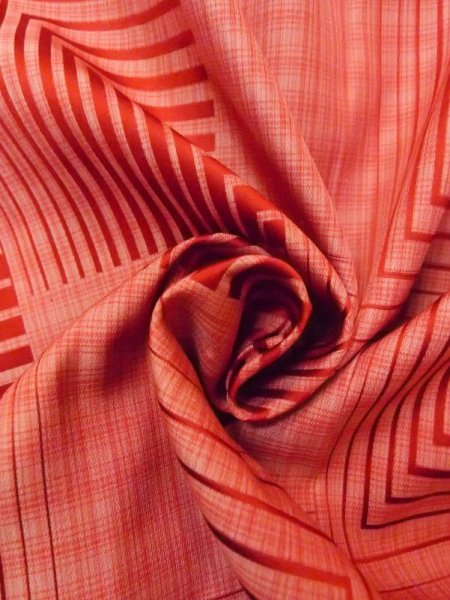 画像12: N0329W Mint  女性用 雨コート  シルク(正絹)   珊瑚色, 幾何学模様 【中古】 【USED】 【リサイクル】 ★★★★☆ (12)