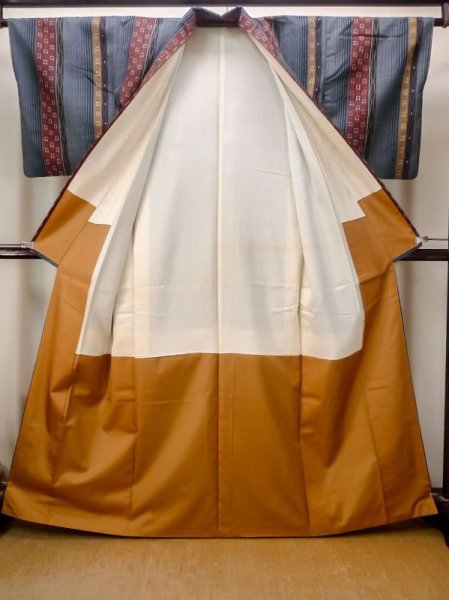 画像2: N0409A Mint  女性用 紬  シルク（正絹）   灰色, 縞 【中古】 【USED】 【リサイクル】 ★★★★☆ (2)