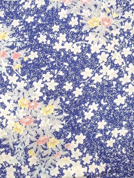 画像4: N0409P  女性用 小紋  シルク(正絹)  鮮やか 青, 桜 【中古】 【USED】 【リサイクル】 ★★☆☆☆ (4)