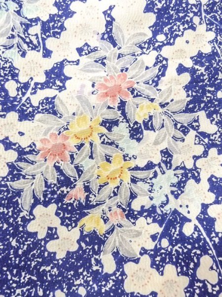 画像7: N0409P  女性用 小紋  シルク(正絹)  鮮やか 青, 桜 【中古】 【USED】 【リサイクル】 ★★☆☆☆ (7)