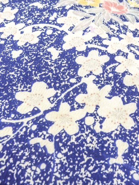 画像8: N0409P  女性用 小紋  シルク(正絹)  鮮やか 青, 桜 【中古】 【USED】 【リサイクル】 ★★☆☆☆ (8)