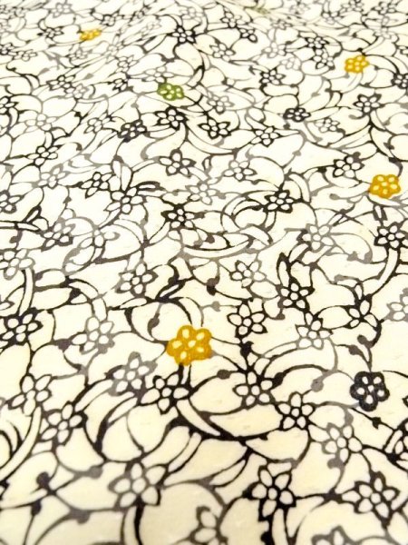 画像9: N0409S  女性用 小紋  シルク（正絹）   アイボリー, 花 【中古】 【USED】 【リサイクル】 ★★★☆☆ (9)