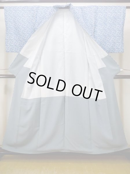 画像2: N0409V  女性用 小紋  シルク（正絹）  灰色がかった 青, 花 【中古】 【USED】 【リサイクル】 ★★☆☆☆ (2)