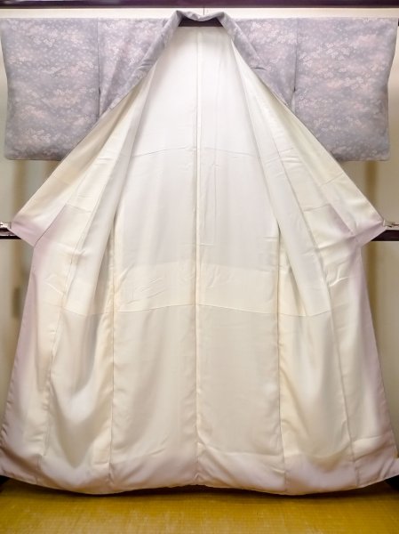 画像2: N0410A  女性用 小紋  シルク(正絹)   灰色, 梅 【中古】 【USED】 【リサイクル】 ★★★☆☆ (2)