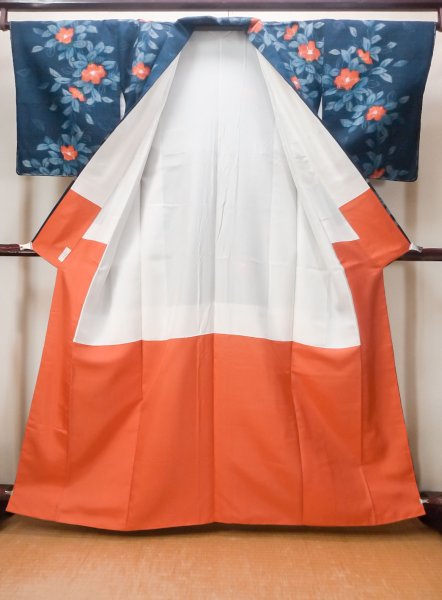 画像2: N0430C Mint  女性用 紬  シルク(正絹)   藍, 椿 【中古】 【USED】 【リサイクル】 ★★★★☆ (2)