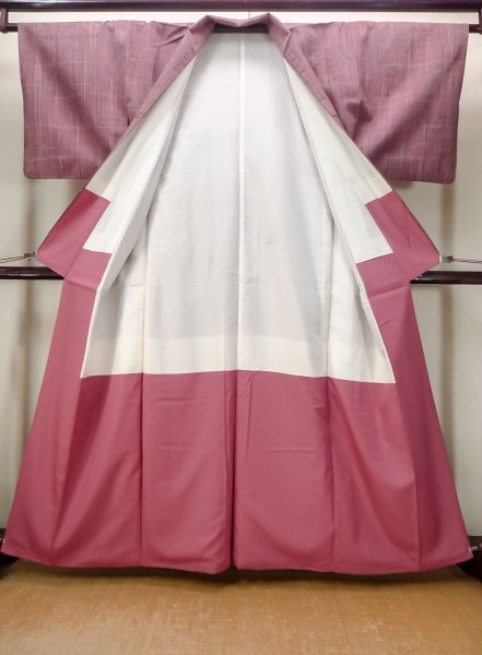 画像2: N0430H  女性用 紬  シルク(正絹)  薄い 赤色, チェック柄 【中古】 【USED】 【リサイクル】 ★★☆☆☆ (2)