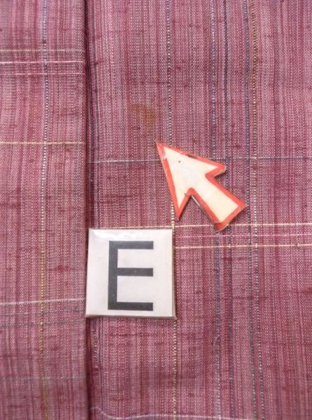 画像18: N0430H  女性用 紬  シルク(正絹)  薄い 赤色, チェック柄 【中古】 【USED】 【リサイクル】 ★★☆☆☆ (18)