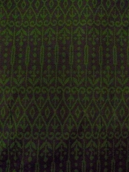 画像3: N0430V  女性用 大島紬  シルク(正絹)   黒, 唐花 【中古】 【USED】 【リサイクル】 ★★★☆☆ (3)