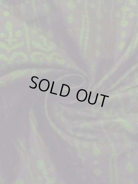 画像12: N0430V  女性用 大島紬  シルク（正絹）   黒, 唐花 【中古】 【USED】 【リサイクル】 ★★★☆☆ (12)