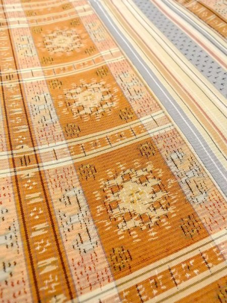 画像8: N0431B  女性用 紬  シルク(正絹)   ベージュ, 縞 【中古】 【USED】 【リサイクル】 ★★★☆☆ (8)