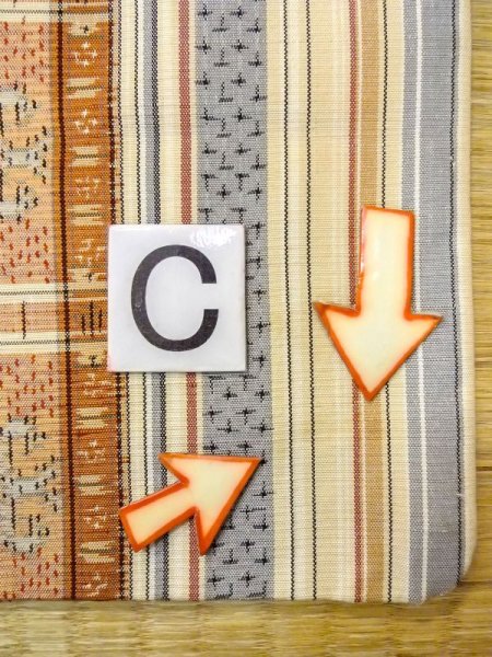 画像16: N0431B  女性用 紬  シルク(正絹)   ベージュ, 縞 【中古】 【USED】 【リサイクル】 ★★★☆☆ (16)