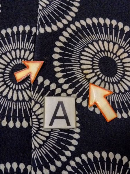 画像14: N0509A  女性用 羽織  シルク（正絹）   黒, 菊 【中古】 【USED】 【リサイクル】 ★★☆☆☆ (14)