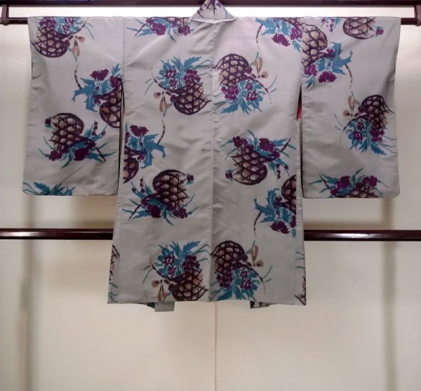 画像2: N0509H  女性用 羽織  シルク(正絹)   灰色, 花 【中古】 【USED】 【リサイクル】 ★★★☆☆ (2)