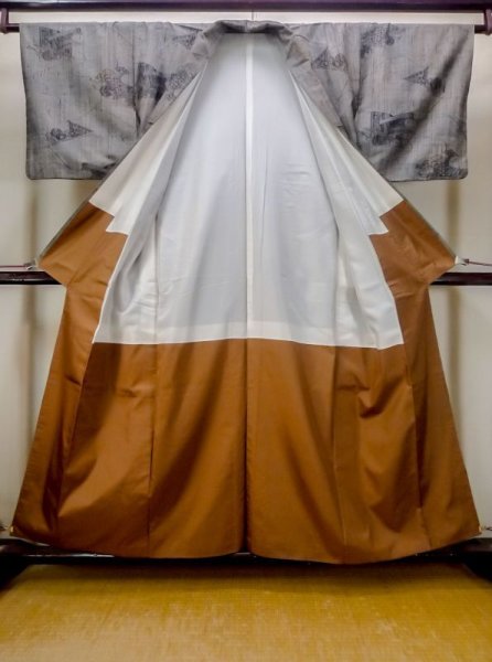画像2: N0509K  女性用 紬 絵巻、几帳柄 シルク(正絹)   灰色, 鼓 【中古】 【USED】 【リサイクル】 ★★★☆☆ (2)