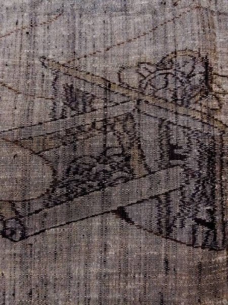 画像5: N0509K  女性用 紬 絵巻、几帳柄 シルク(正絹)   灰色, 鼓 【中古】 【USED】 【リサイクル】 ★★★☆☆ (5)