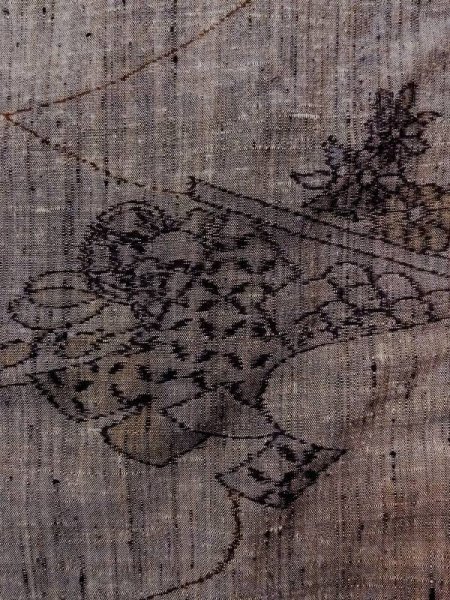 画像7: N0509K  女性用 紬 絵巻、几帳柄 シルク(正絹)   灰色, 鼓 【中古】 【USED】 【リサイクル】 ★★★☆☆ (7)