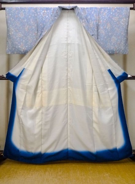 画像2: N0509Q  女性用 小紋  シルク(正絹)  灰色がかった 水色, 菊 【中古】 【USED】 【リサイクル】 ★★★☆☆ (2)