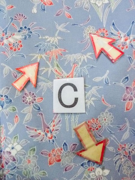 画像16: N0509Q  女性用 小紋  シルク(正絹)  灰色がかった 水色, 菊 【中古】 【USED】 【リサイクル】 ★★★☆☆ (16)