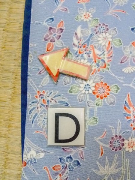 画像17: N0509Q  女性用 小紋  シルク(正絹)  灰色がかった 水色, 菊 【中古】 【USED】 【リサイクル】 ★★★☆☆ (17)