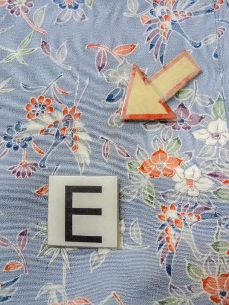 画像18: N0509Q  女性用 小紋  シルク(正絹)  灰色がかった 水色, 菊 【中古】 【USED】 【リサイクル】 ★★★☆☆ (18)