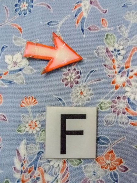 画像19: N0509Q  女性用 小紋  シルク(正絹)  灰色がかった 水色, 菊 【中古】 【USED】 【リサイクル】 ★★★☆☆ (19)