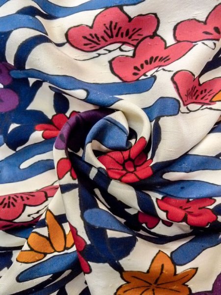 画像12: N0509R  女性用 小紋  シルク(正絹)   白, 菊 【中古】 【USED】 【リサイクル】 ★★★☆☆ (12)