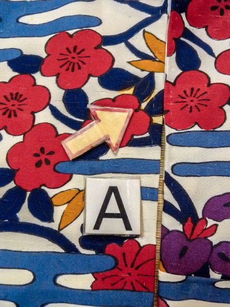 画像14: N0509R  女性用 小紋  シルク(正絹)   白, 菊 【中古】 【USED】 【リサイクル】 ★★★☆☆ (14)