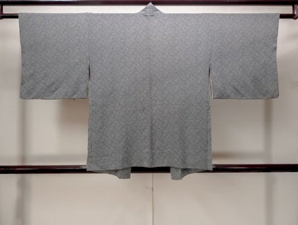 画像2: N0529I  女性用 羽織  シルク(正絹)   灰色, 花 【中古】 【USED】 【リサイクル】 ★★☆☆☆ (2)