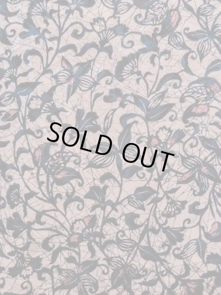 画像4: N0529J  女性用 羽織  シルク(正絹)  灰色がかった ベージュ, 唐花 【中古】 【USED】 【リサイクル】 ★★☆☆☆ (4)