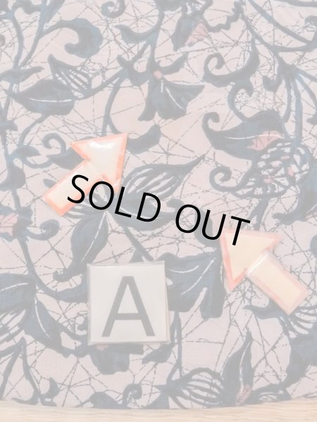 画像14: N0529J  女性用 羽織  シルク(正絹)  灰色がかった ベージュ, 唐花 【中古】 【USED】 【リサイクル】 ★★☆☆☆ (14)