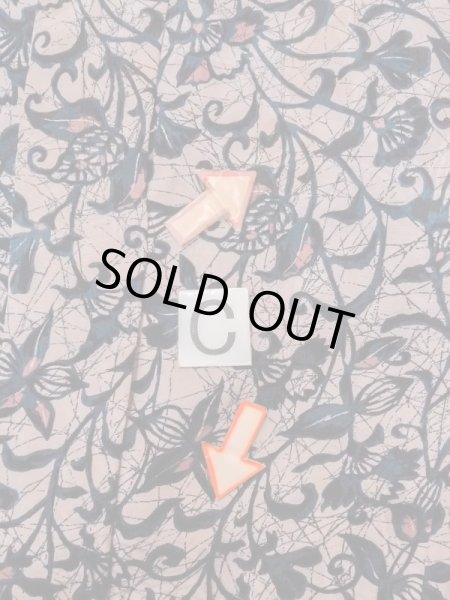 画像16: N0529J  女性用 羽織  シルク(正絹)  灰色がかった ベージュ, 唐花 【中古】 【USED】 【リサイクル】 ★★☆☆☆ (16)